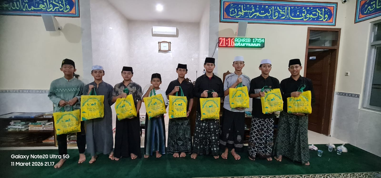 Santri MTs Muhammadiyah Surakarta : Tebar Takjil hingga Jadi Imam Muda Masjid Sekitar