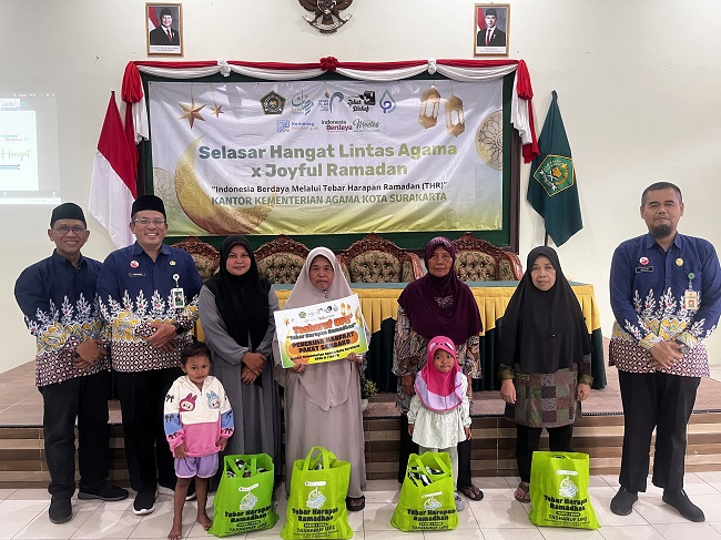 THR Kemenag Kota Surakarta: “Tasharruf Ratusan Sembako Dan Uang Tuna Mengalir, Muzaki Dieduaksi Wakaf Uang”