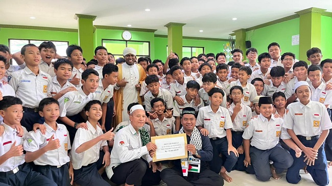 Safari Dakwah MTs N 2 Surakarta, Syekh Palestina Ajak Siswa Maknai Ramadan Dengan Kepedulian