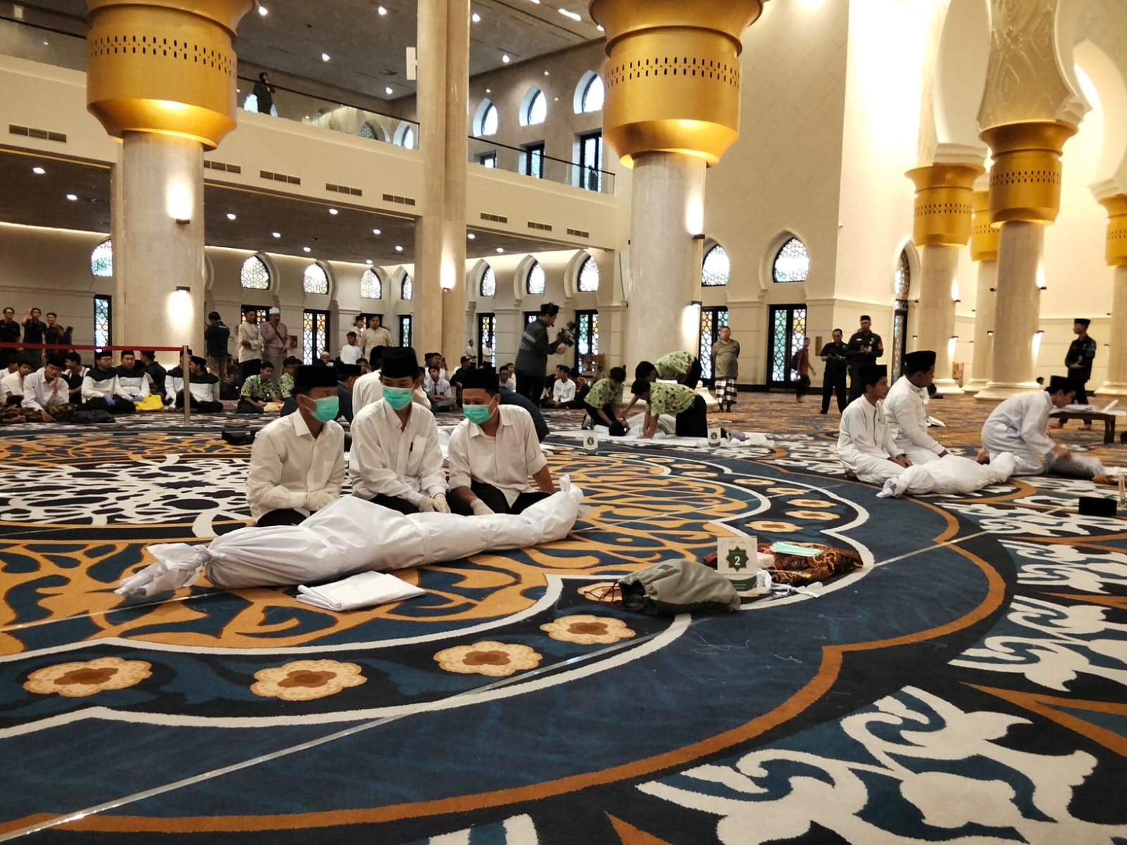Generasi Muda Siap Jadi Pengrukti Jenazah, Kemenag Surakarta dan Masjid Raya Sheikh Zayed Gelar Lomba Mengkafani