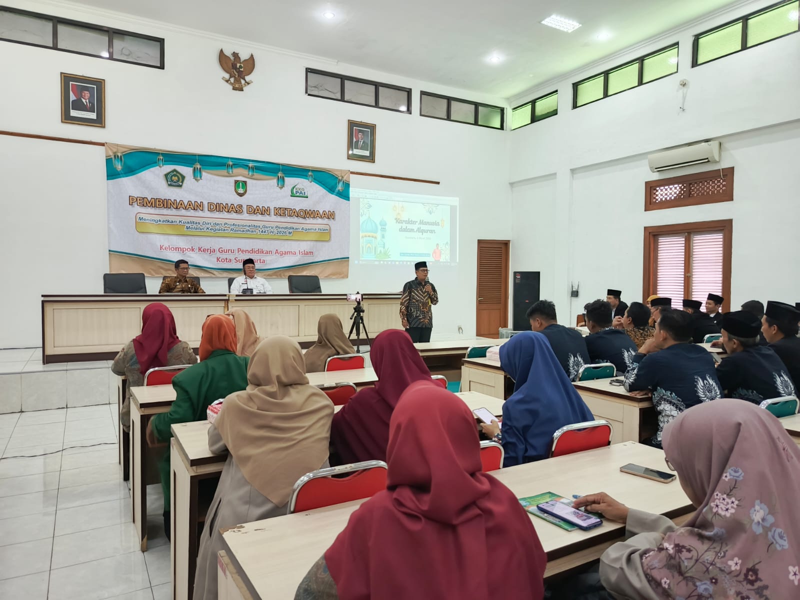 Membangun Kompetensi Moral Guru PAI di Surakarta: Belajar dari Perumpamaan Hewan dan Semangat Berbagi Melalui Wakaf