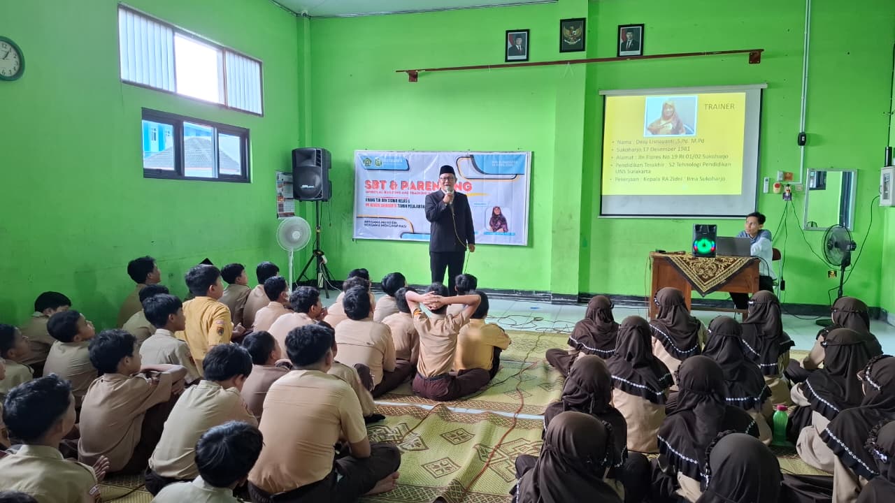 MIN Surakarta Gelar Kegiatan SBT dan Parenting untuk Perkuat Sinergi Pendidikan