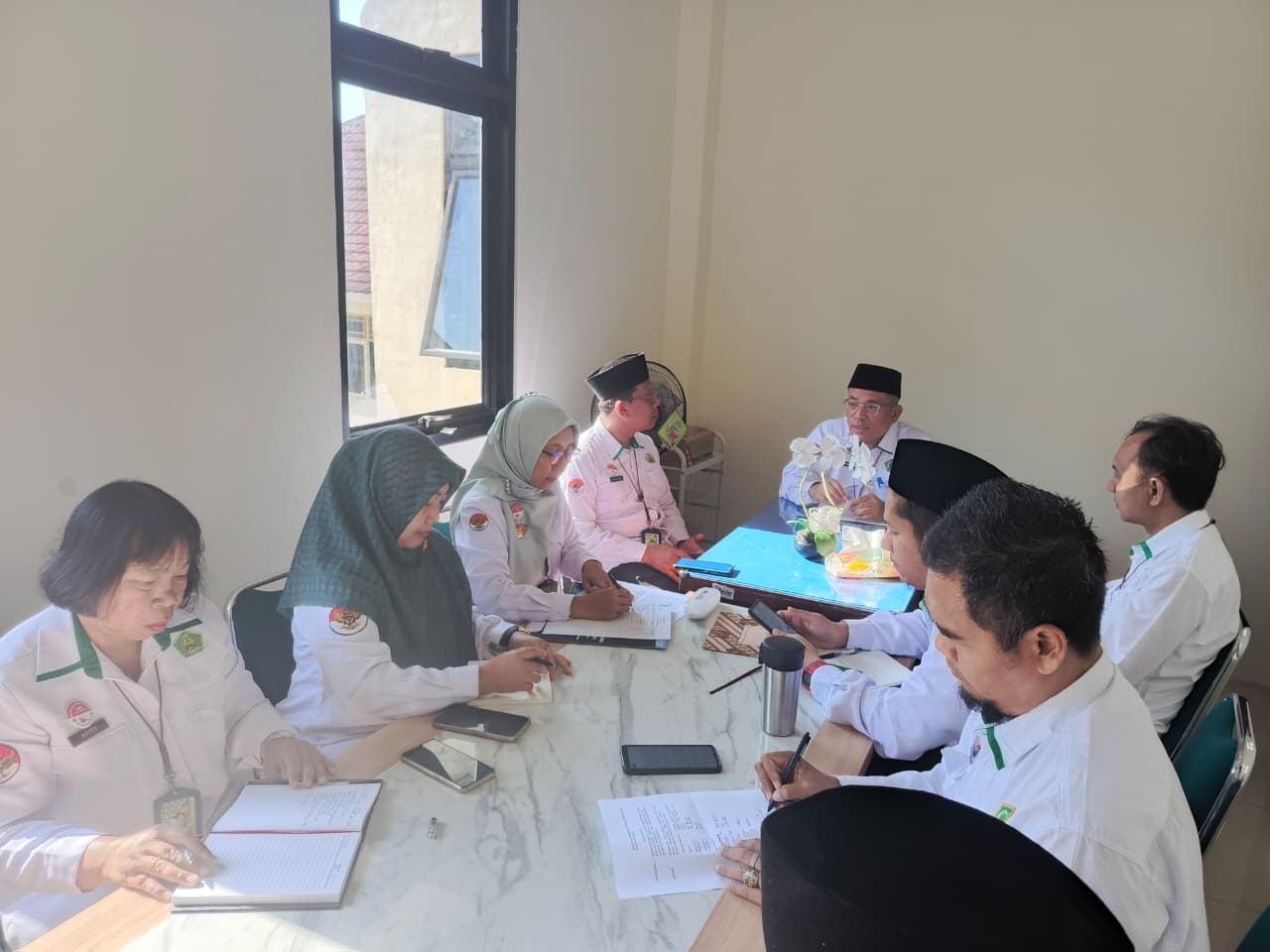 Kemenag Surakarta Tegaskan Komitmen Tolak Gratifikasi dalam Rapat Monitoring Triwulan I