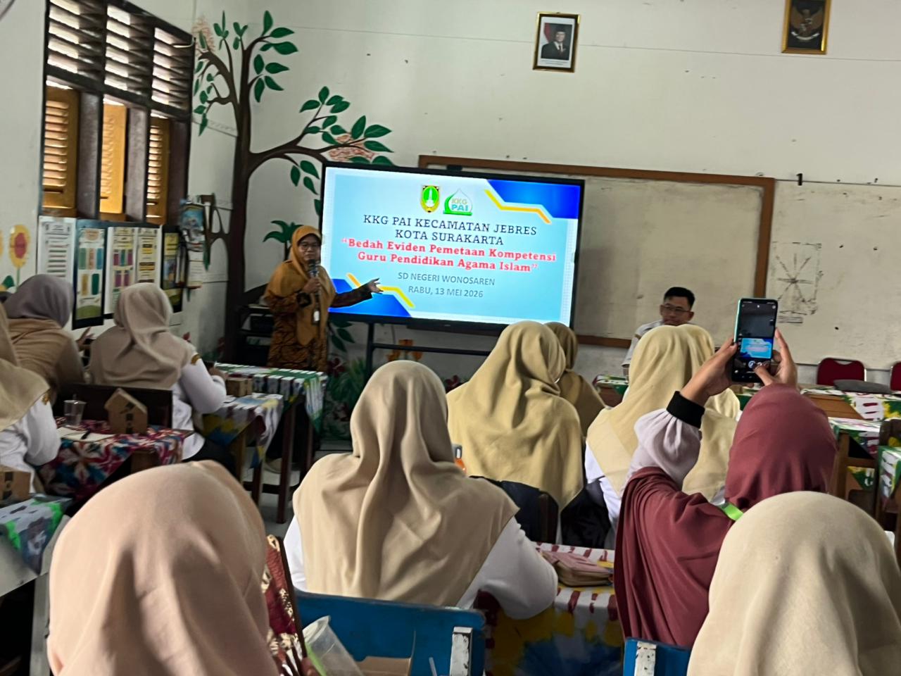 KKG PAI KOTA SURAKARTA BEDAH EVIDEN PEMETAAN KOMPETENSI GPAI