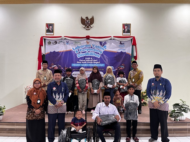 Wujud Pesan Inklusif Di Momen Lebaran Yatim, Kemenag Kota Surakarta Salurkan 530 Bantuan Untuk Yatim Dan Disabilitas