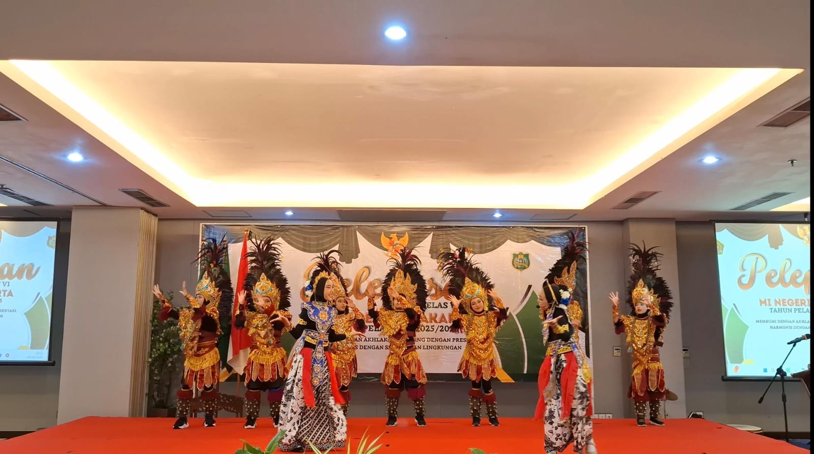 Kreativitas Wali Siswa Manfaatkan AI, Pelepasan Siswa Kelas VI MIN Surakarta Berlangsung Berkesan