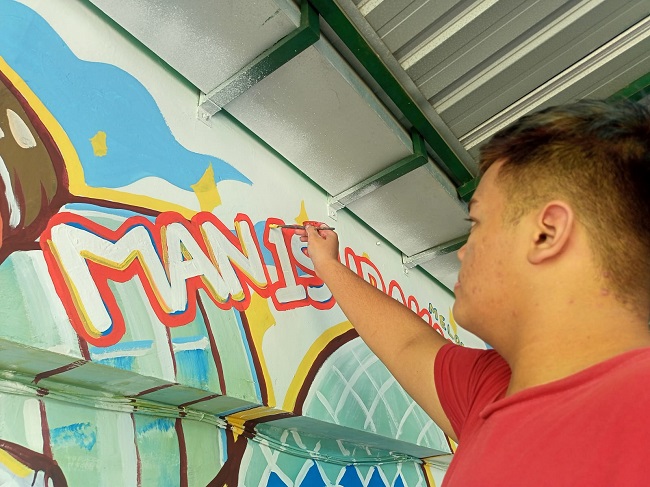 Dari Almamater Menuju ITB, Adnan Persembahkan Mural Inspiratif Untuk MAN 1 Surakarta Sebelum Mengawali Perjalanan Kuliah