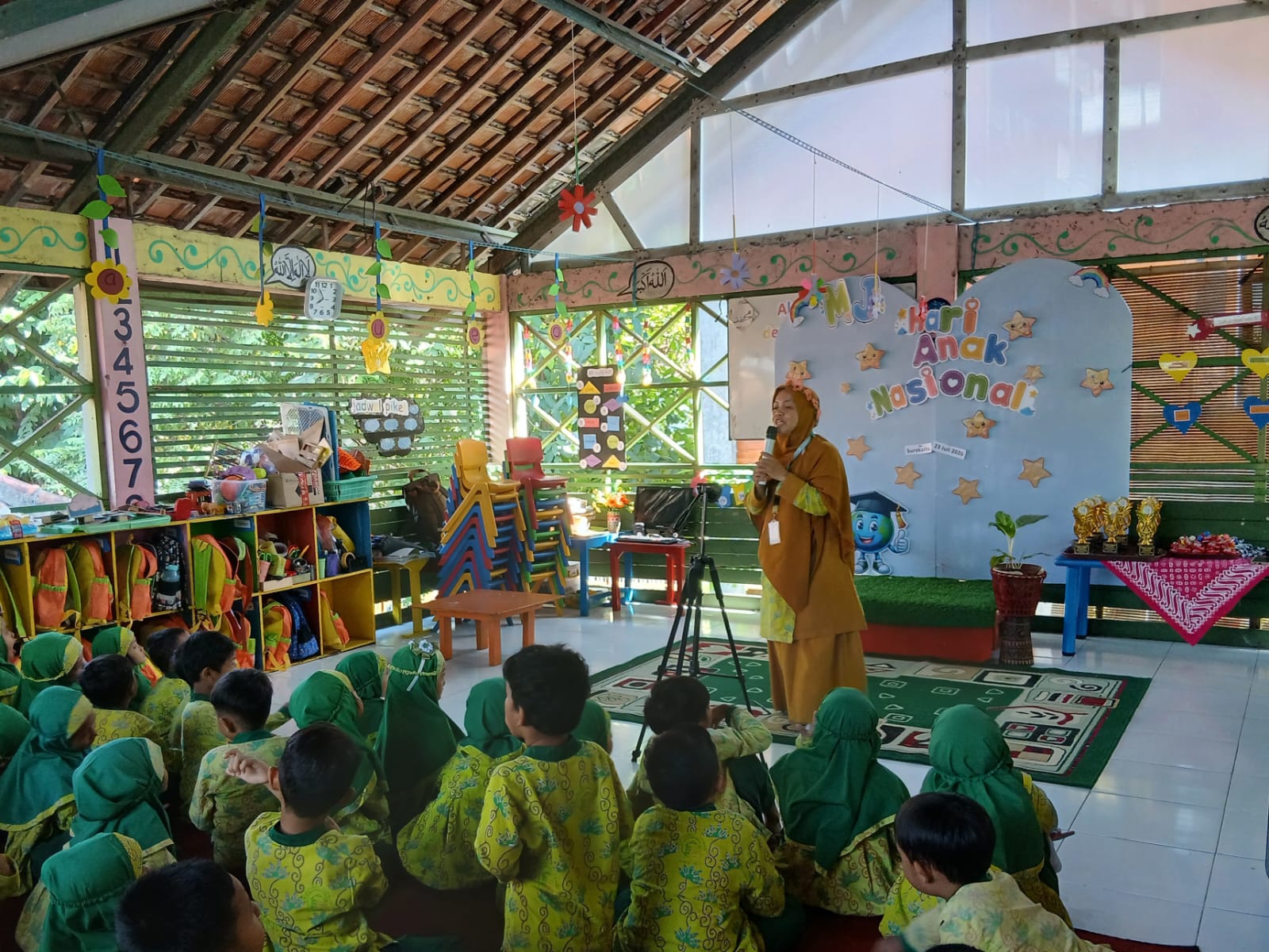 Panggung Ceria Peringatan Hari Anak Nasional Tahun 2026 RA Miftahul Jannah Kota Surakarta, Dorong Siswa Berekspresi Dan Percaya Diri