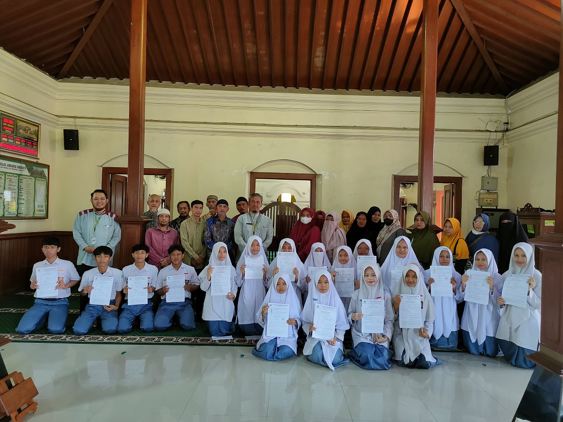 MA Al-Islam Jamsaren Surakarta Perkuat Komitmen Pendidikan Melalui Penandatanganan MoU Beasiswa MALISKA Peduli