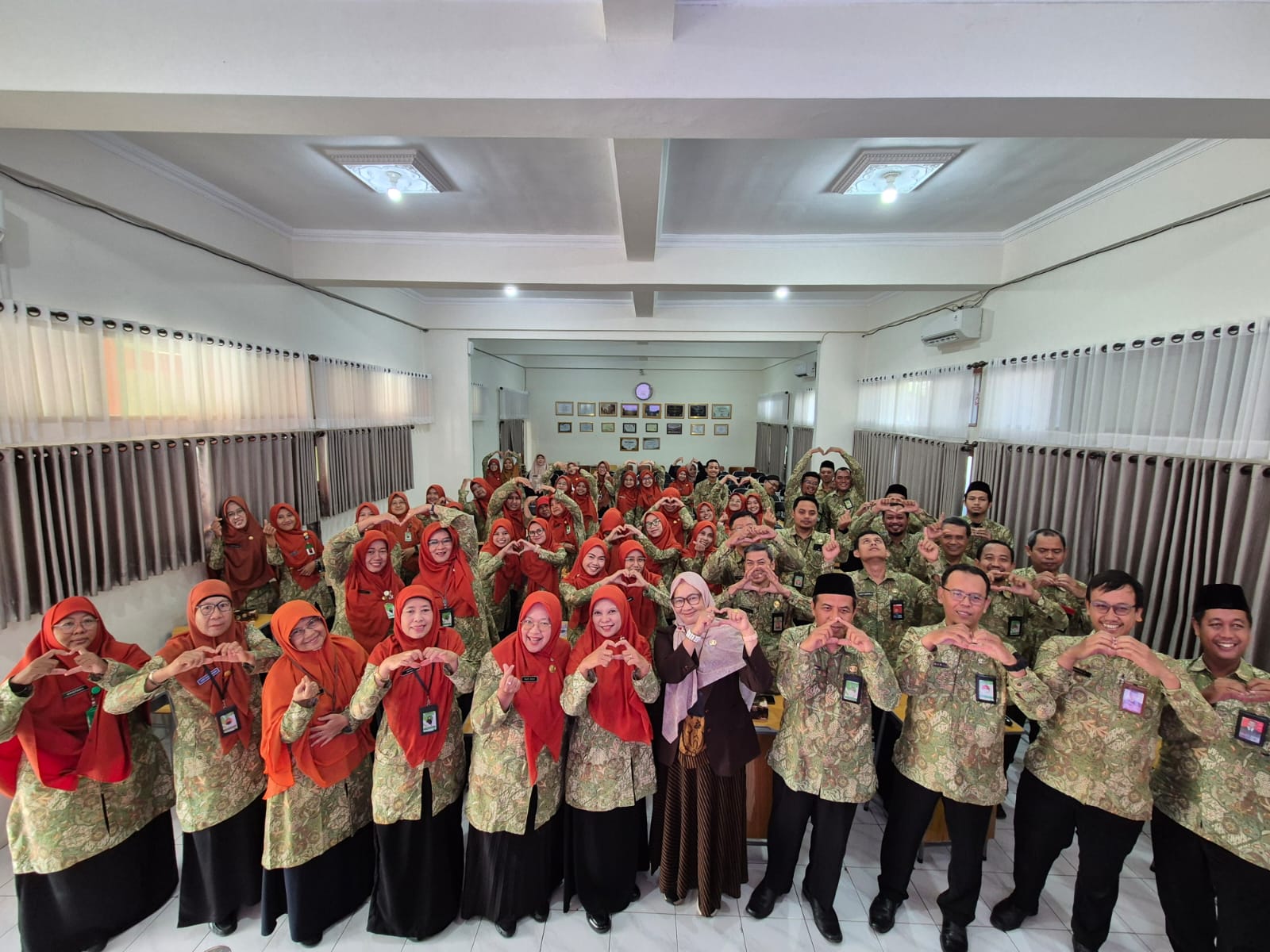 Penguatan Sekolah Siaga Kependudukan, Pengawas Madrasah MTsN Surakarta 1 Tekankan Pentingnya Personal Branding Guru