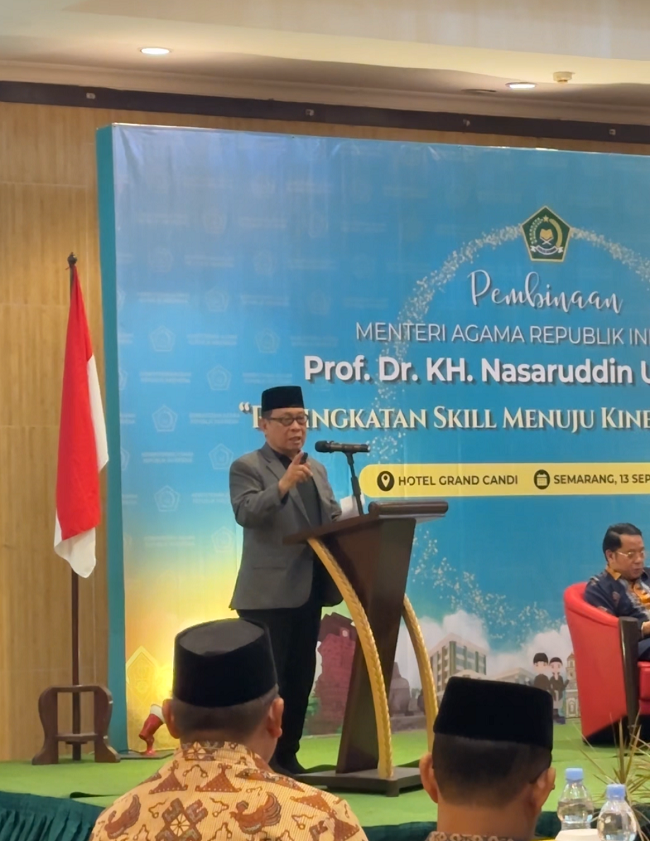 Jejak Rasa Dalam Kata: MTs SA Al-Islam Jamsaren Dorong Siswa Ekspresikan Gagasan Lewat Puisi