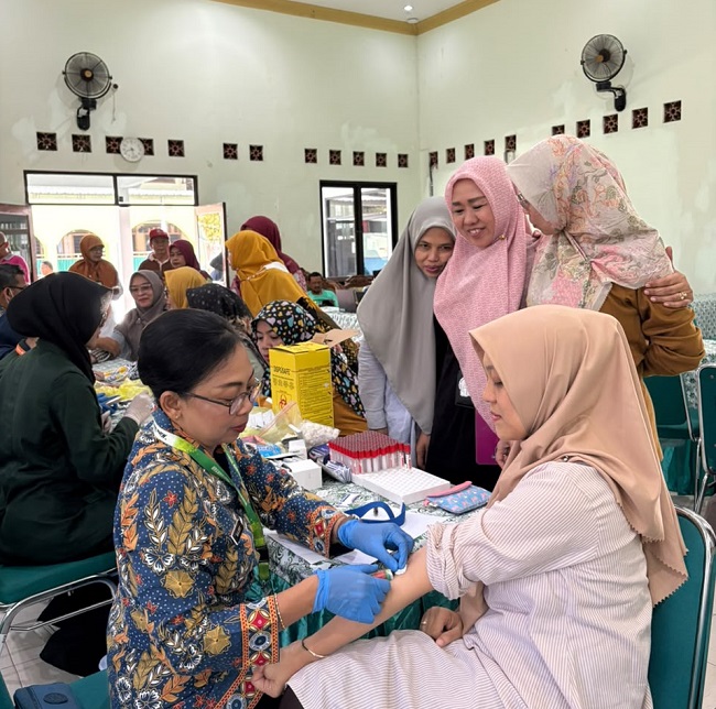 Lengkapi Giat Tebus Karbon, Puluhan ASN Kankemenag Kota Surakarta Manfaatkan CKG Dari Puskesmas Banyuanyar
