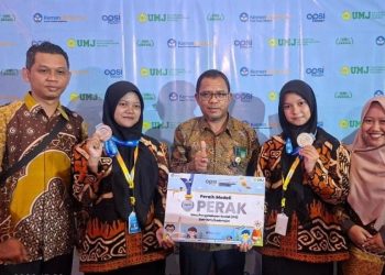 Meneliti Itu Seru! Tim Aksara MTsN 1 Surakarta Raih Medali Perak Tingkat Nasional di OPSI 2026