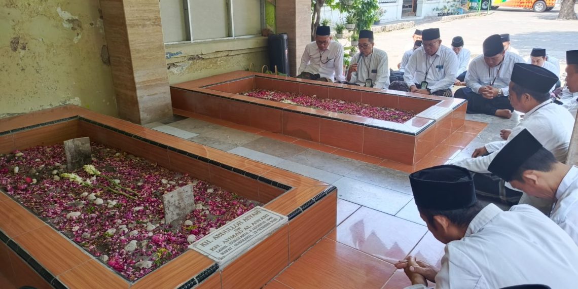 Kemenag Surakarta Gelar Ziarah dan Silaturahmi ke Ponpes Takmirul Islam, Teladani Perjuangan KH. Naharussurur