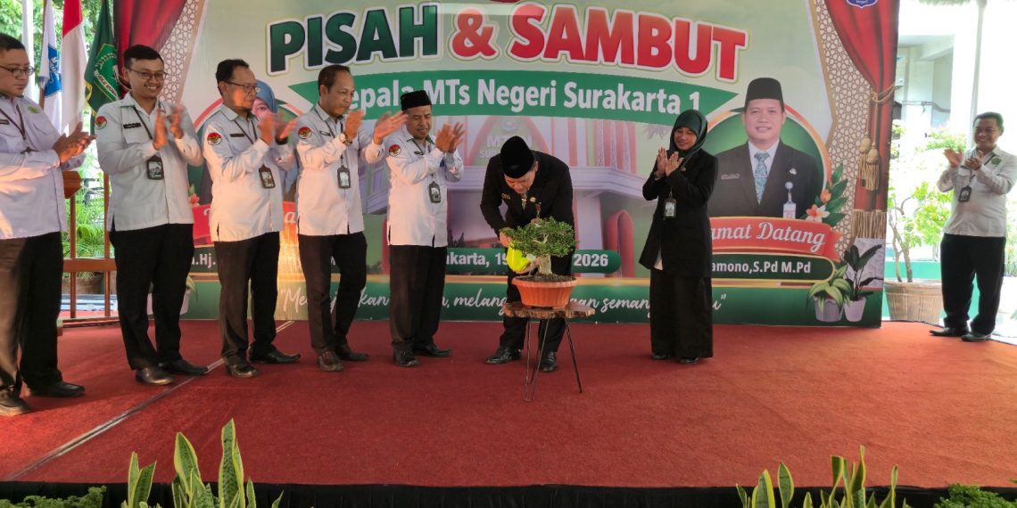 Estafet Pengabdian di MTsN Surakarta 1: Merawat Warisan, Menumbuhkan Harapan