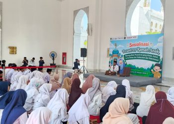 Kemenag Surakarta dan DP3AP2KB Perkuat Pesantren Ramah Anak melalui Sosialisasi kepada Santri